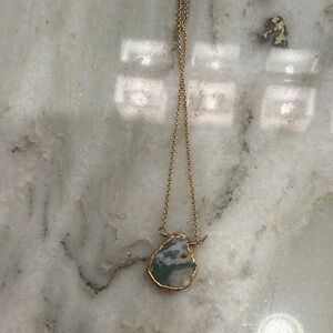 Elegant Gold and Green Pendant Necklace